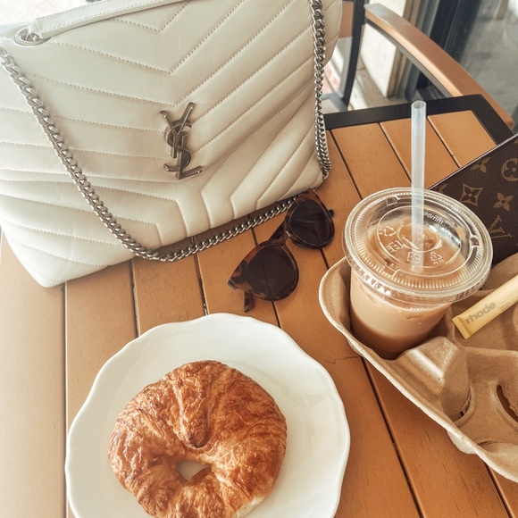 YSL Cream Loulou Medium in Matelasse Lambskin, Chevron Quilted - Picture 14 of 14